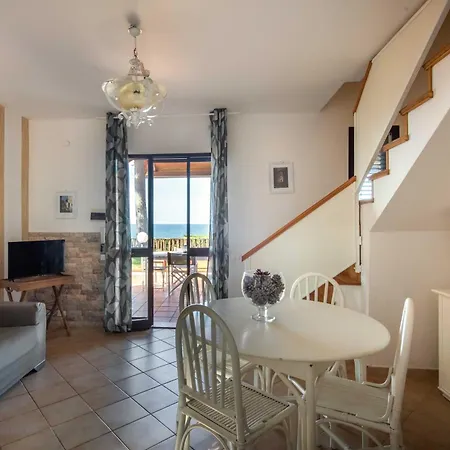 Giulia Fronte Mare Con Privata Villa