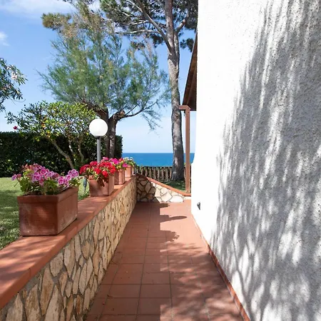 Giulia Fronte Mare Con Privata Villa *
